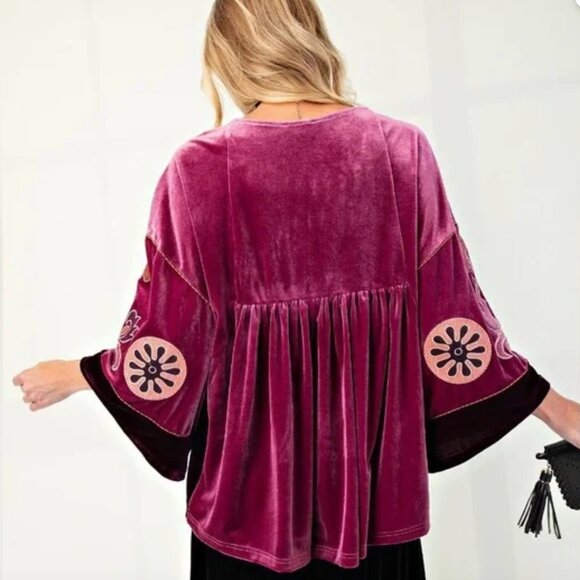 Embroidered Velvet Top in Rich Magenta♥️ Size 1X NWT - Picture 2 of 3
